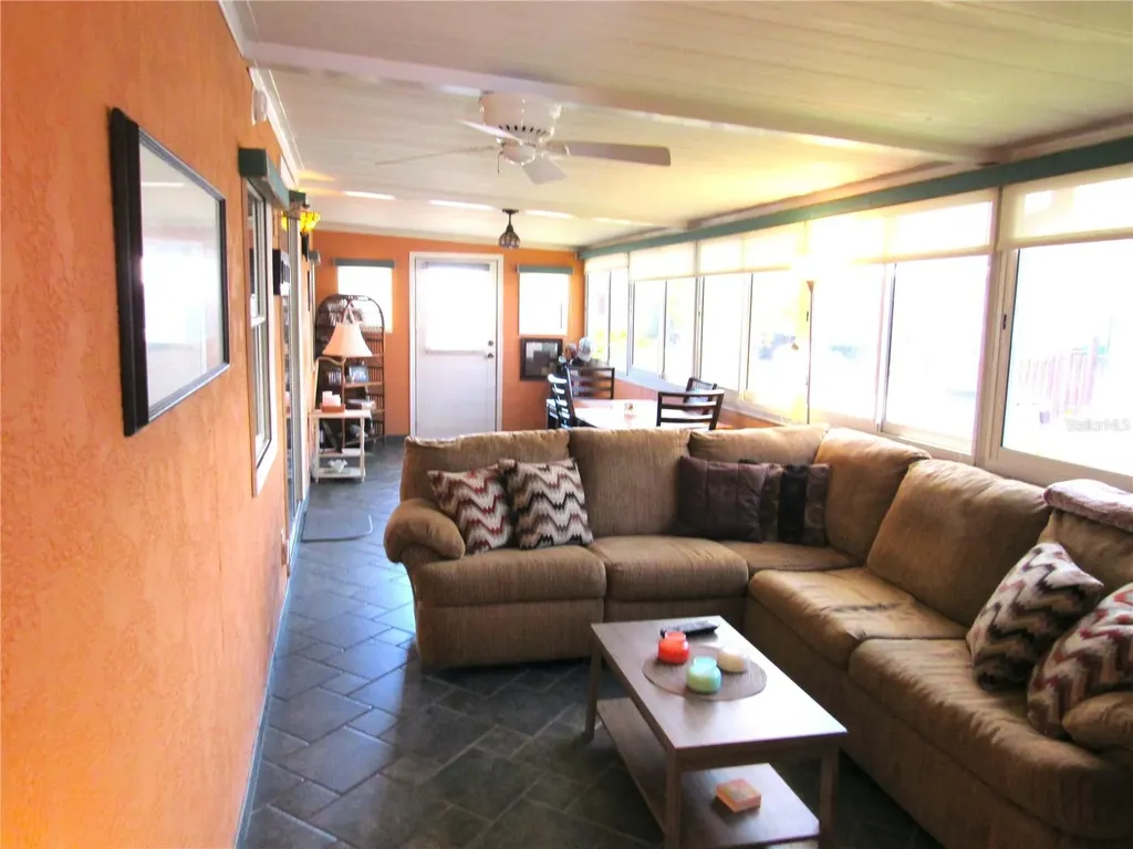 50989 Us Highway 27 Davenport FL 33897