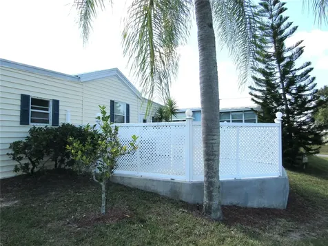 50989 Us Highway 27 Davenport FL 33897