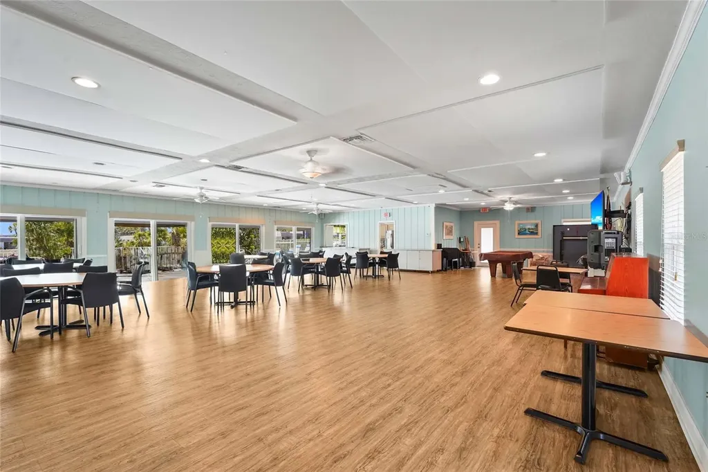 2531 Riverbluff Parkway Sarasota FL 34231