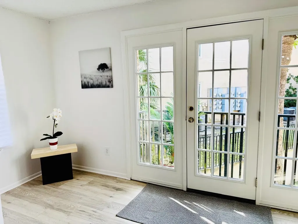 216 Afton Square Altamonte Springs FL 32714