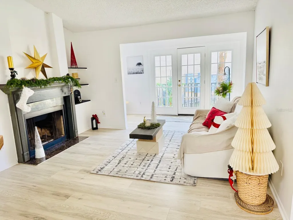 216 Afton Square Altamonte Springs FL 32714