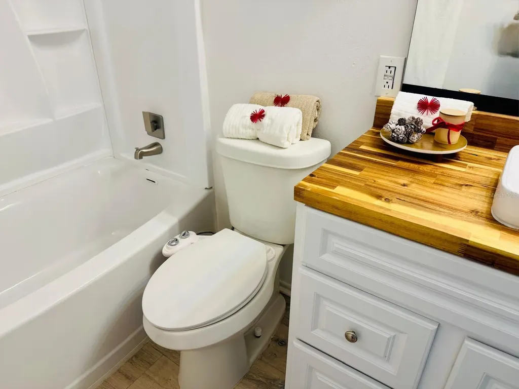 216 Afton Square Altamonte Springs FL 32714