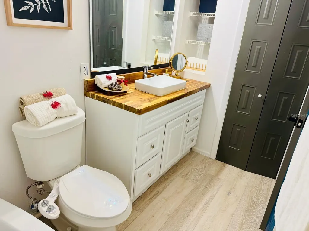 216 Afton Square Altamonte Springs FL 32714