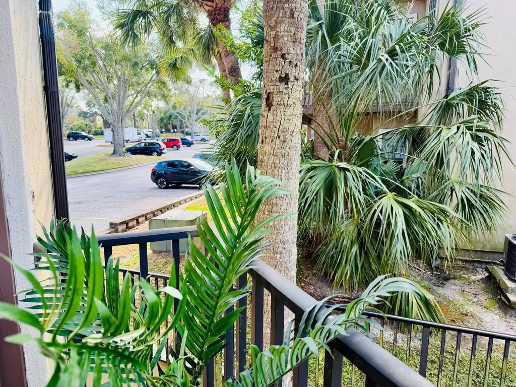 216 Afton Square Altamonte Springs FL 32714