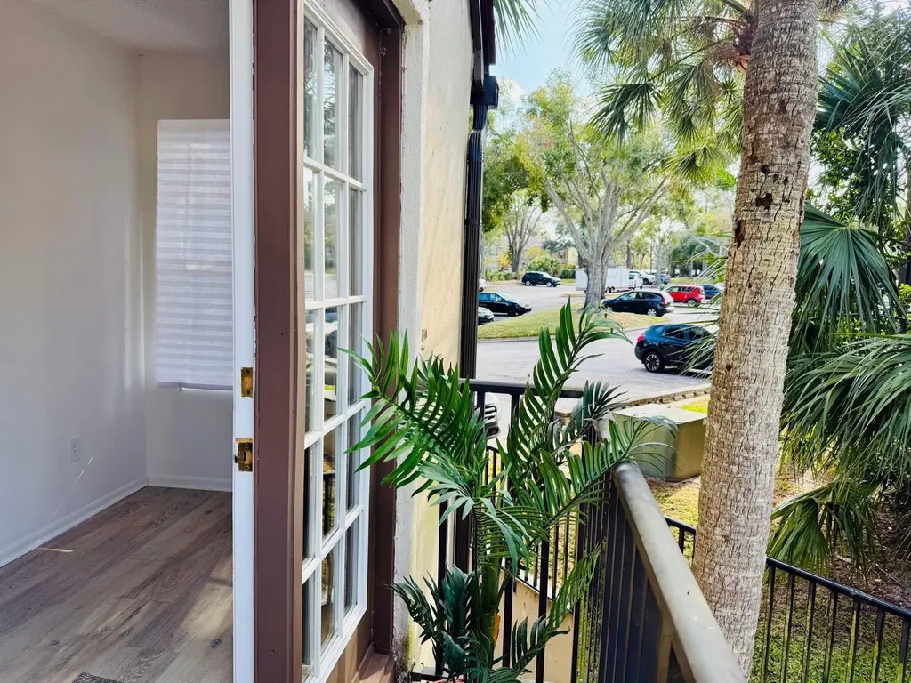 216 Afton Square Altamonte Springs FL 32714