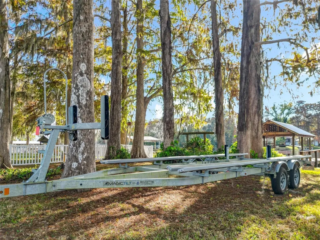 7686 S Crescent Loop Floral City FL 34436