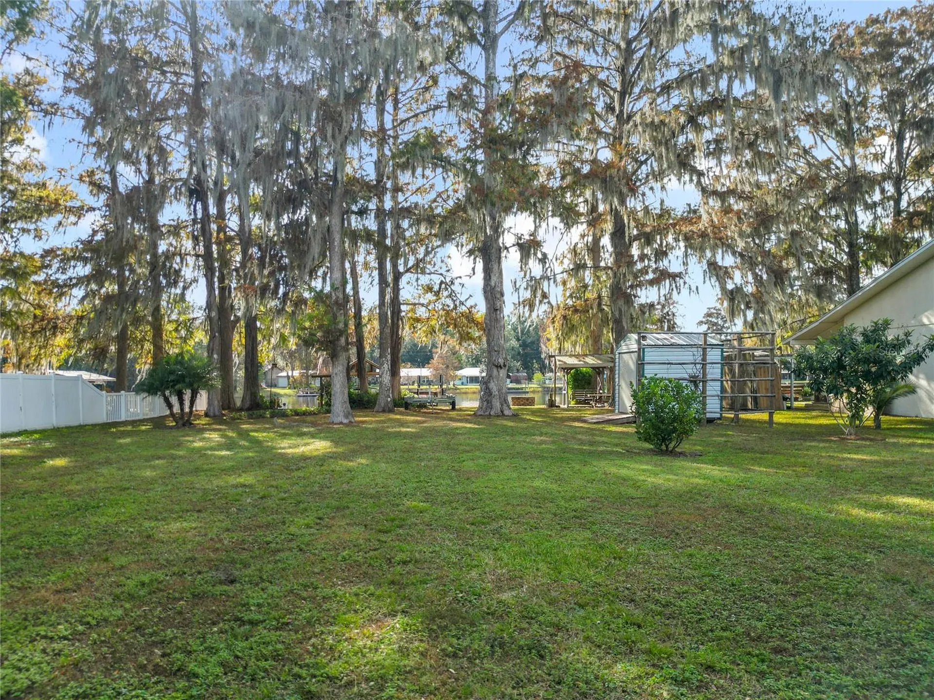 7686 S Crescent Loop Floral City FL 34436