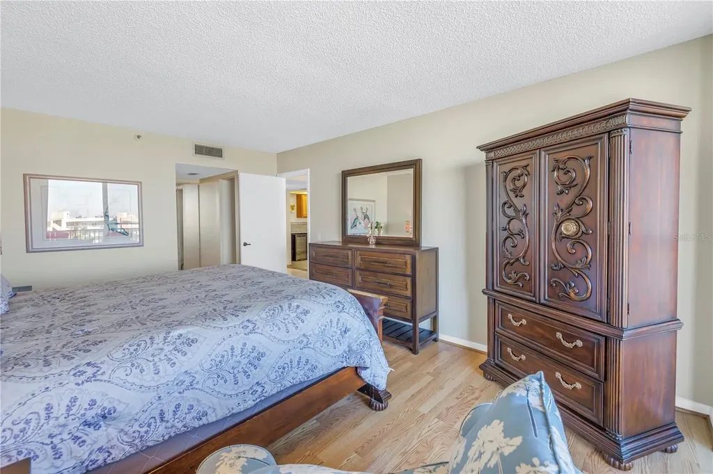 6287 Bahia Del Mar Circle St Petersburg FL 33715