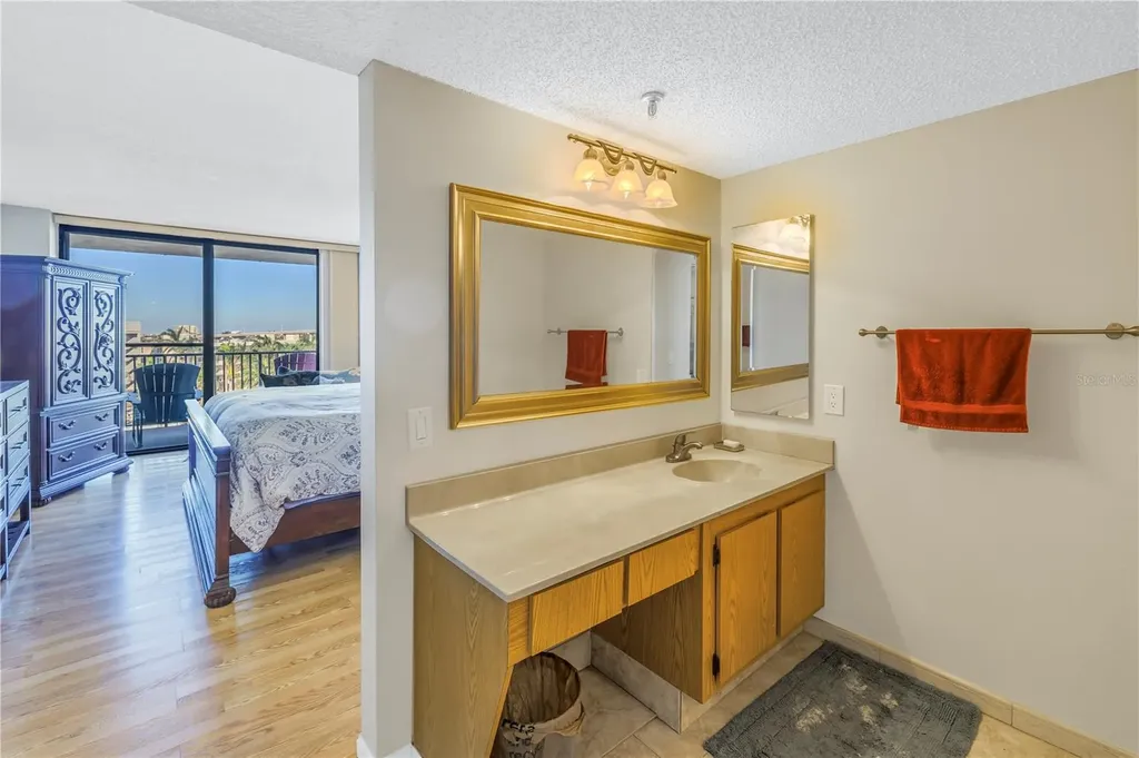 6287 Bahia Del Mar Circle St Petersburg FL 33715