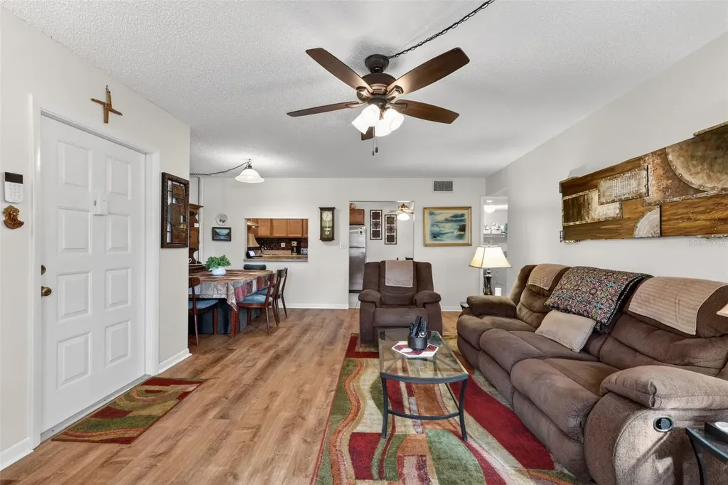 1258 Pine Ridge Circle W Tarpon Springs FL 34688
