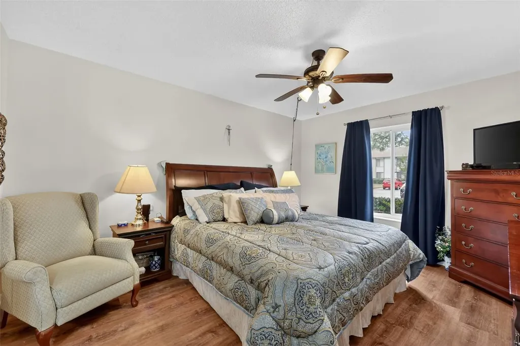 1258 Pine Ridge Circle W Tarpon Springs FL 34688