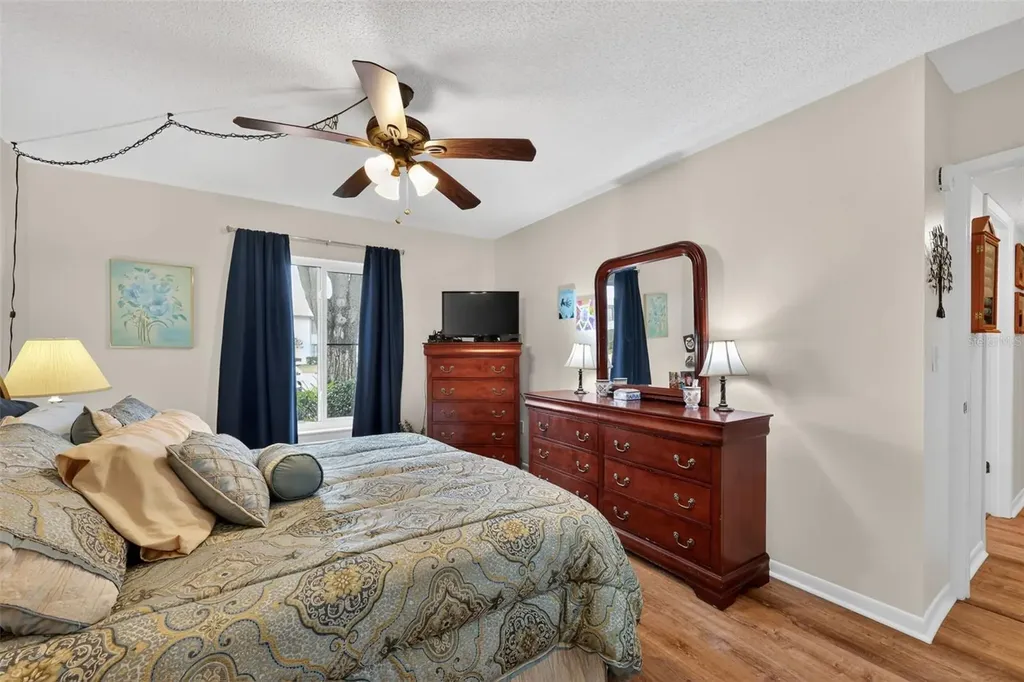1258 Pine Ridge Circle W Tarpon Springs FL 34688