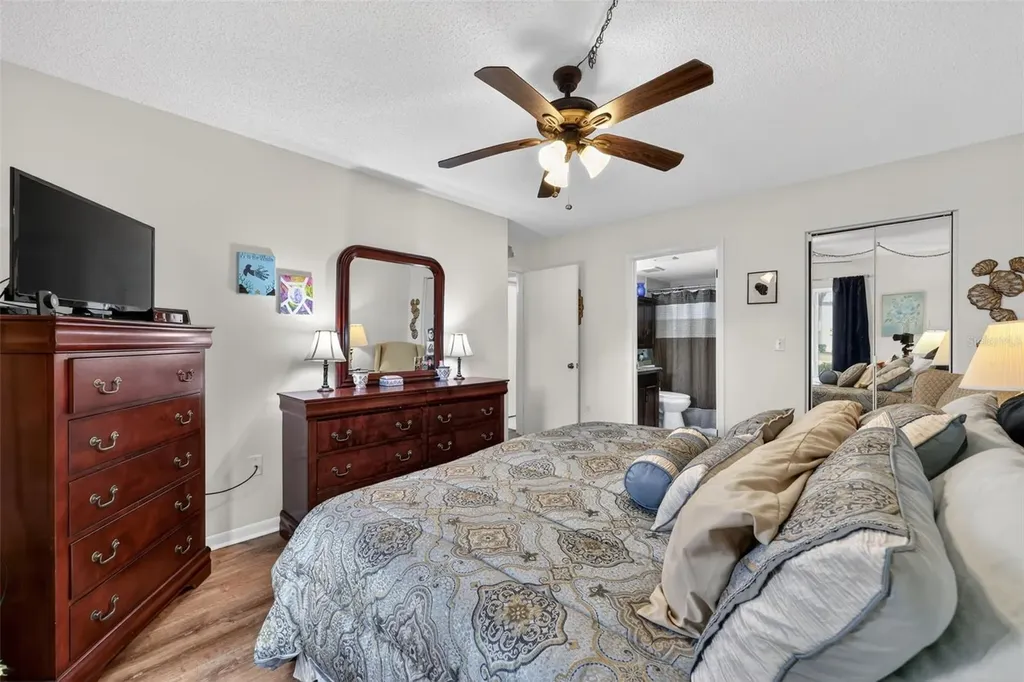 1258 Pine Ridge Circle W Tarpon Springs FL 34688