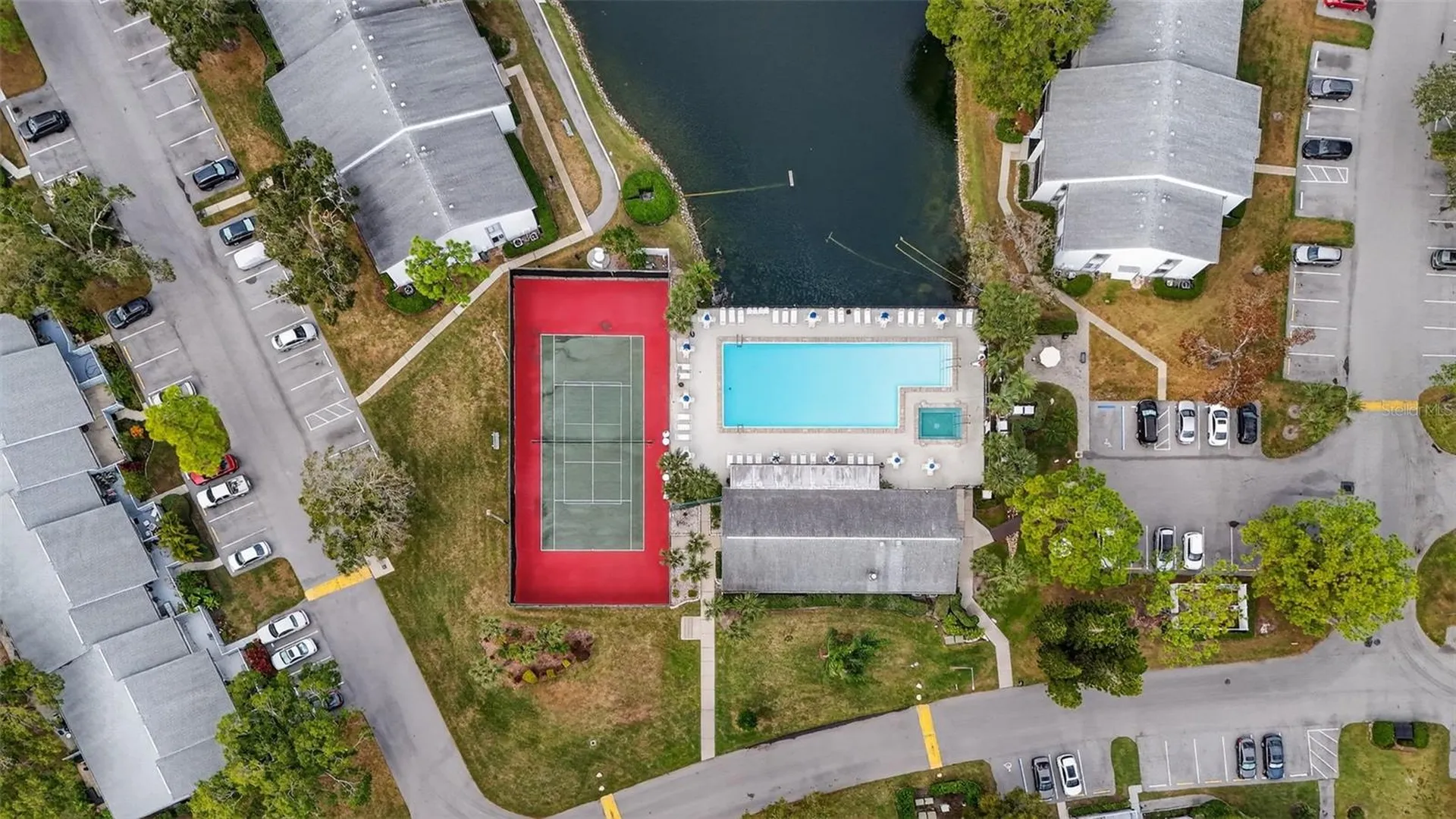 1258 Pine Ridge Circle W Tarpon Springs FL 34688