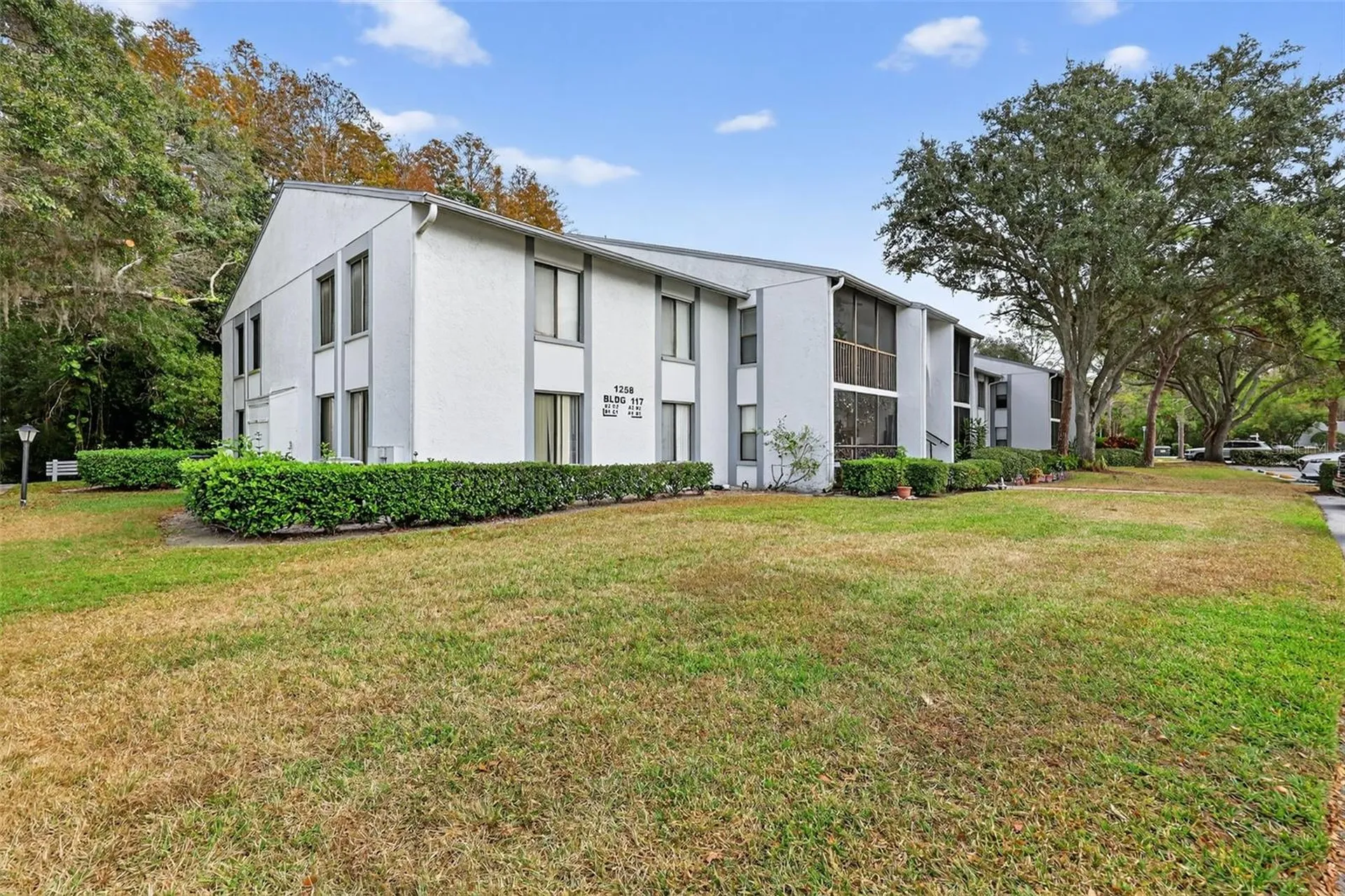 1258 Pine Ridge Circle W Tarpon Springs FL 34688