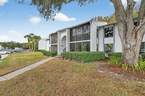 1258 Pine Ridge Circle W Tarpon Springs FL 34688