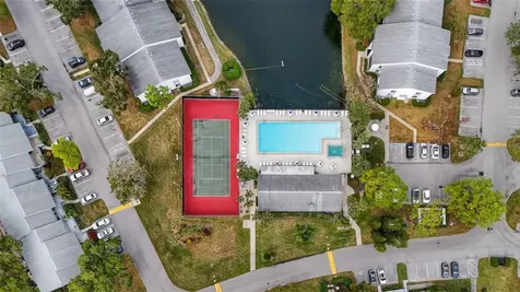 1258 Pine Ridge Circle W Tarpon Springs FL 34688
