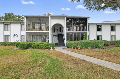1258 Pine Ridge Circle W Tarpon Springs FL 34688