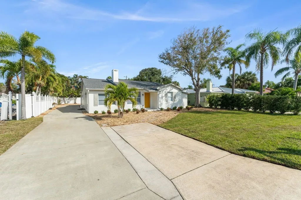 107 4th Street Belleair Beach FL 33786