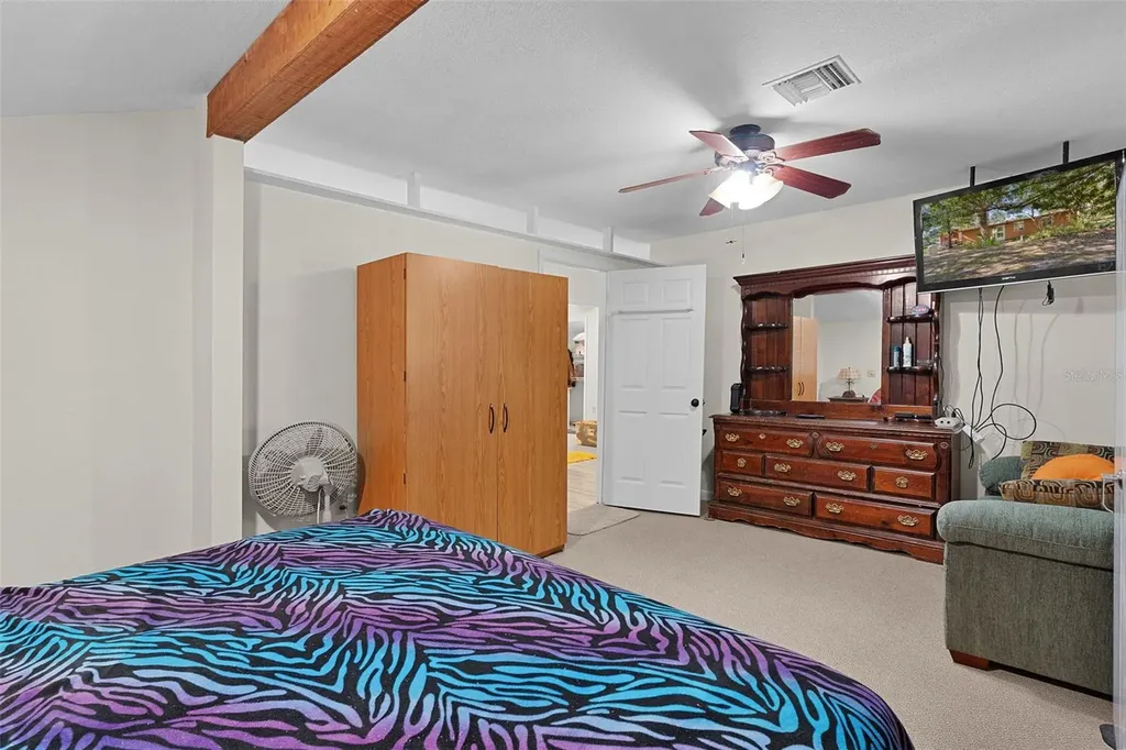 6250 & 5942 E C 478 Center Hill FL 33514