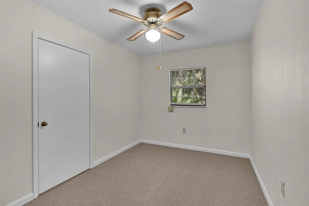 6250 & 5942 E C 478 Center Hill FL 33514
