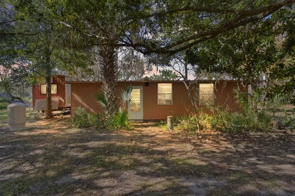 6250 & 5942 E C 478 Center Hill FL 33514