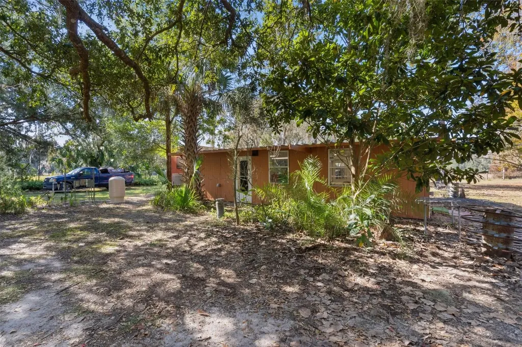 6250 & 5942 E C 478 Center Hill FL 33514