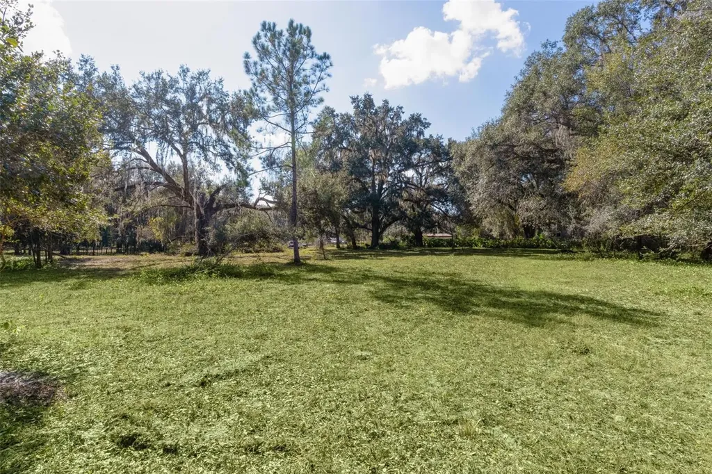 6250 & 5942 E C 478 Center Hill FL 33514