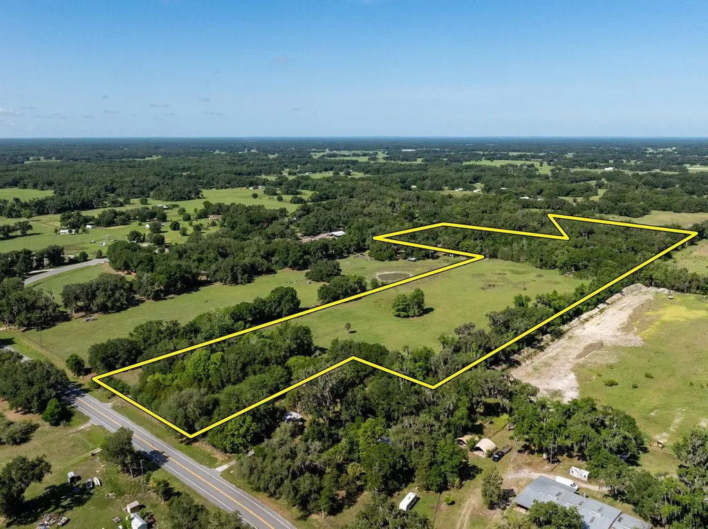 6250 & 5942 E C 478 Center Hill FL 33514