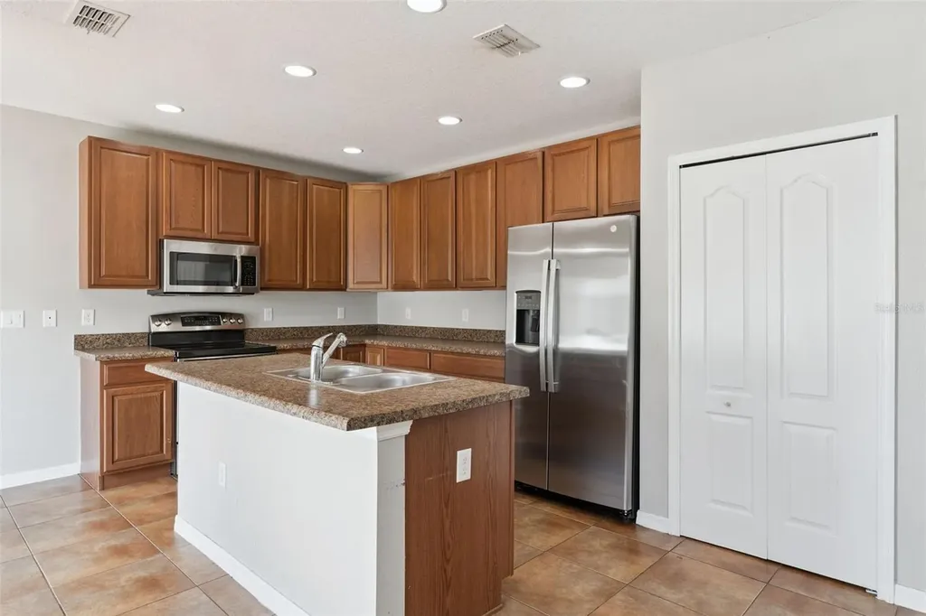 1038 Suffragette Circle Haines City FL 33844