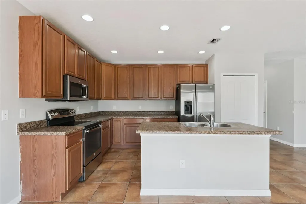 1038 Suffragette Circle Haines City FL 33844