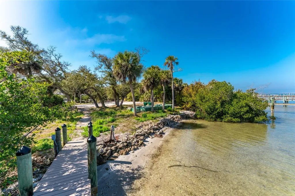 4025 Bay Oaks Circle Englewood FL 34223