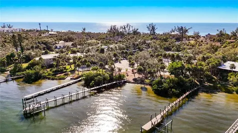 4025 Bay Oaks Circle Englewood FL 34223