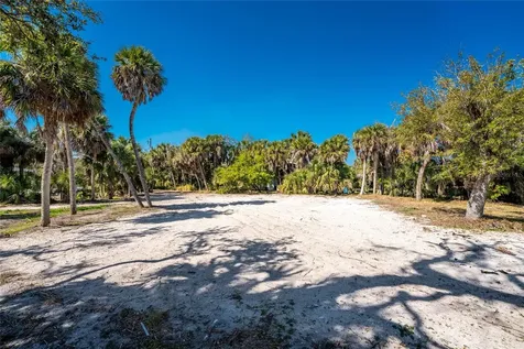 4025 Bay Oaks Circle Englewood FL 34223