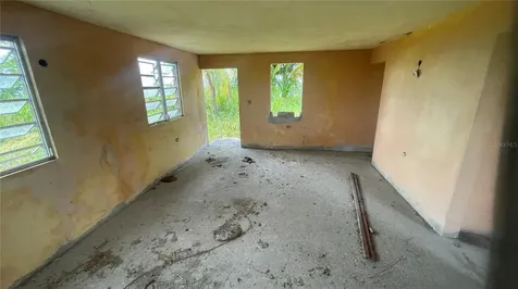908 St Barrio Tejas Yabucoa PR 00767
