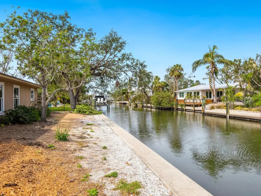 615 Buttonwood Drive Longboat Key FL 34228