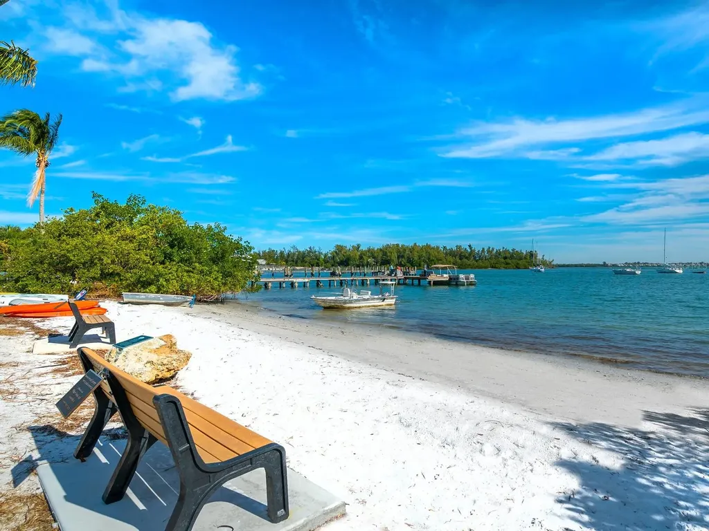 615 Buttonwood Drive Longboat Key FL 34228