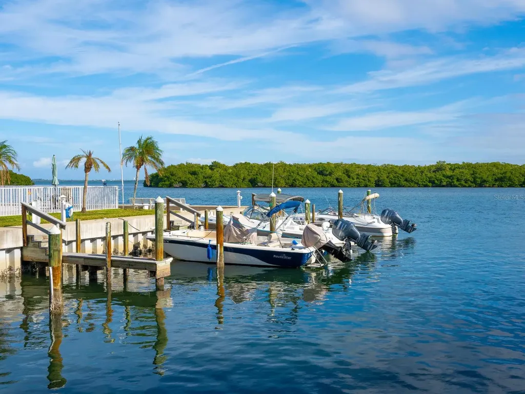 615 Buttonwood Drive Longboat Key FL 34228