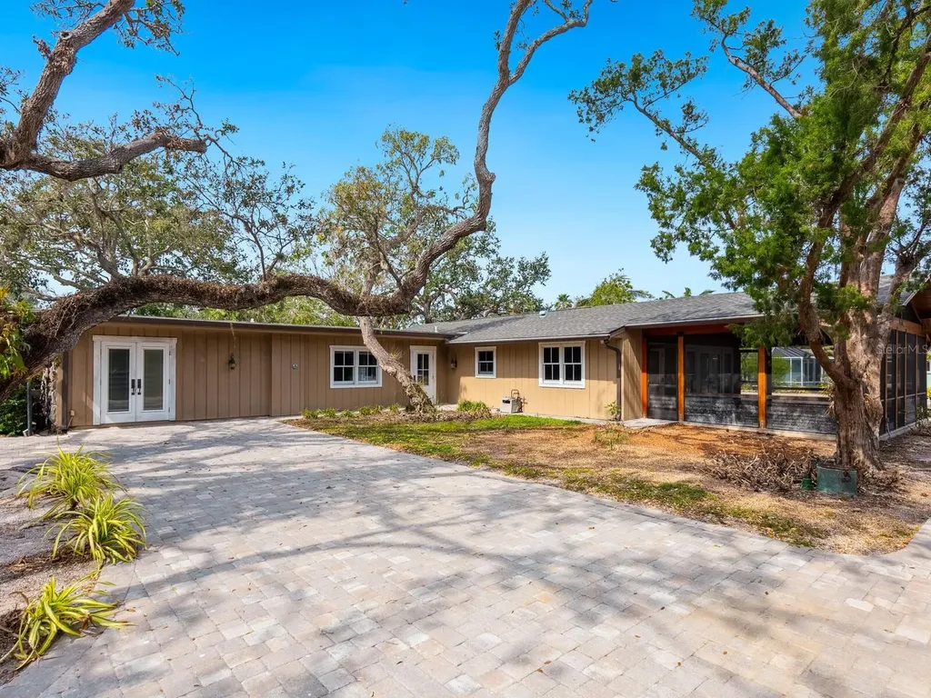 615 Buttonwood Drive Longboat Key FL 34228