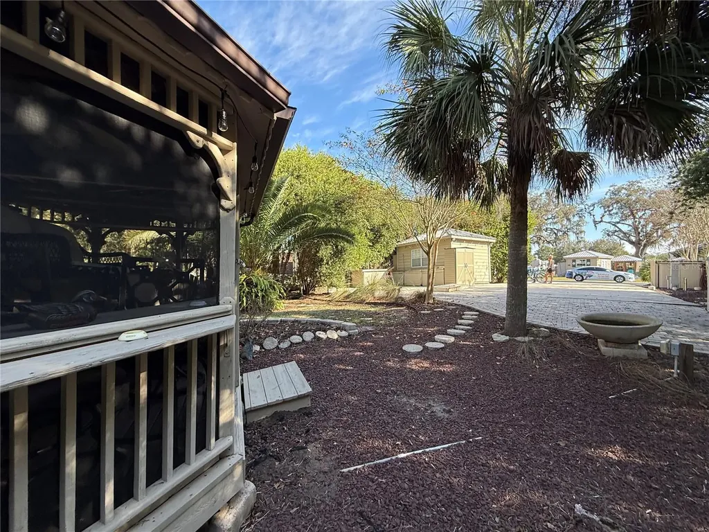 10249 NE 28th Loop Silver Springs FL 34488