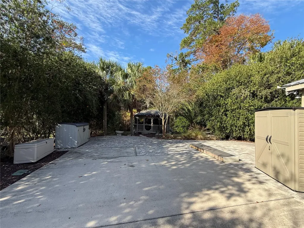 10249 NE 28th Loop Silver Springs FL 34488