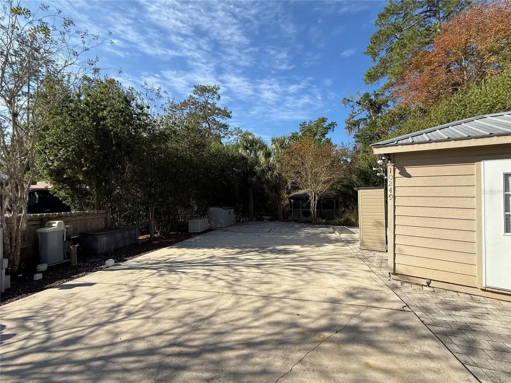 10249 NE 28th Loop Silver Springs FL 34488