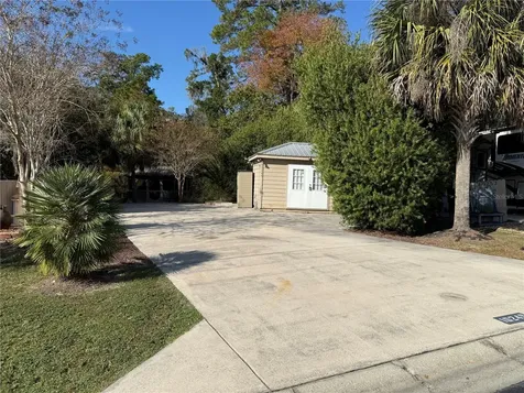 10249 NE 28th Loop Silver Springs FL 34488