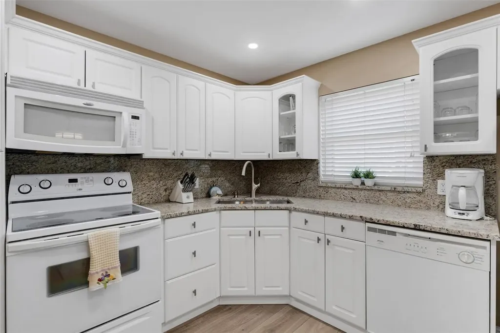 122 Buttonwood Circle Seminole FL 33777