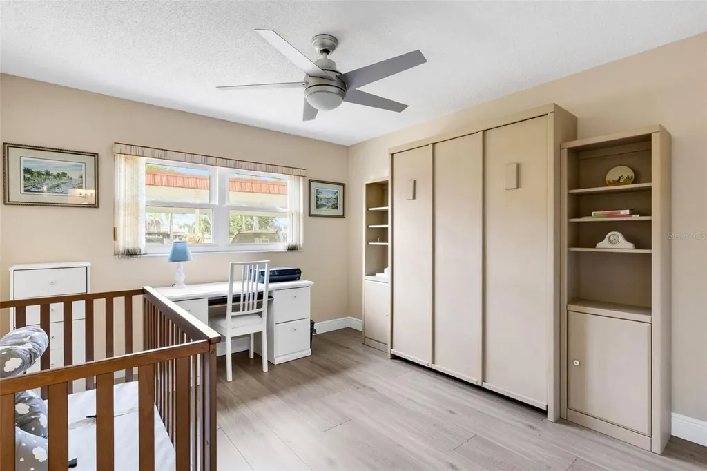 122 Buttonwood Circle Seminole FL 33777