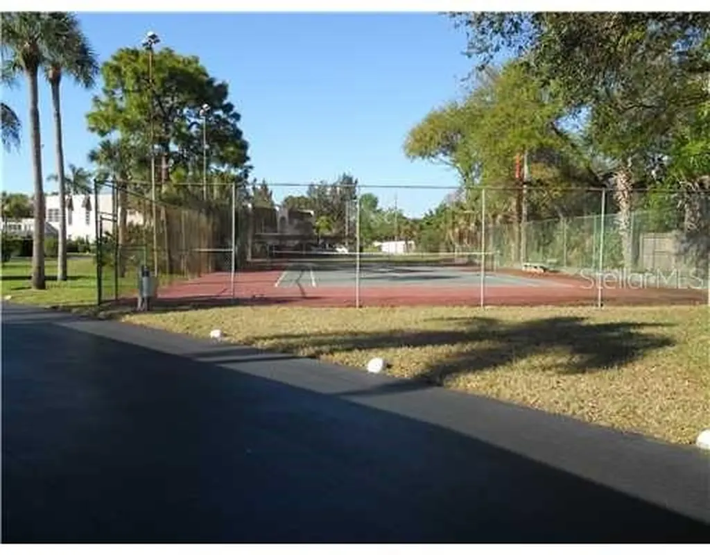 122 Buttonwood Circle Seminole FL 33777