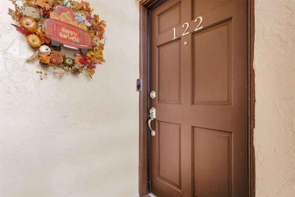 122 Buttonwood Circle Seminole FL 33777