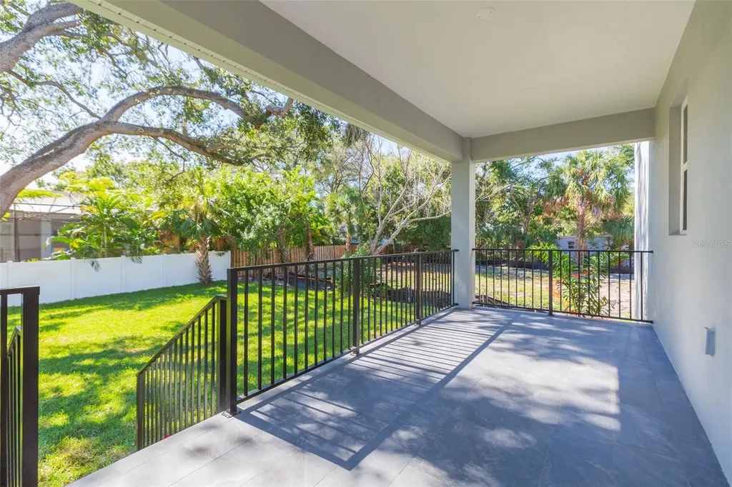 4718 W Knights Avenue Tampa FL 33611
