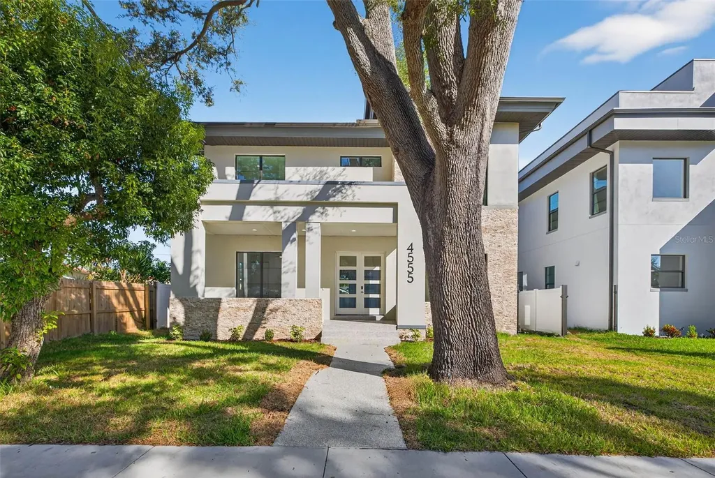 4555 26th Avenue S St Petersburg FL 33711