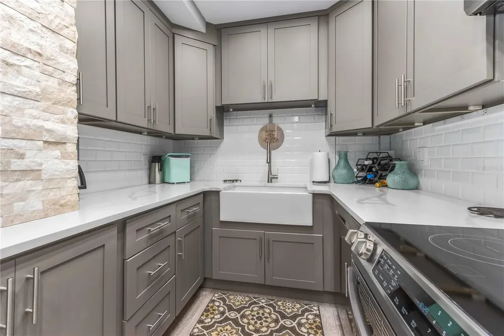 31 Island Way Clearwater Beach FL 33767